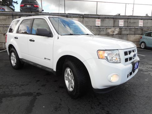 Used 2010 Ford Escape 4WD Hybrid image 1