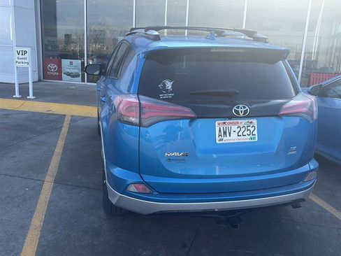 Used 2016 Toyota RAV4 SE image 11