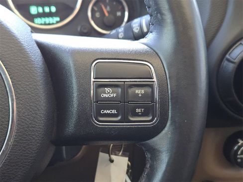 Used 2017 Jeep Wrangler Unlimited Sahara w/ Connectivity Group image 28