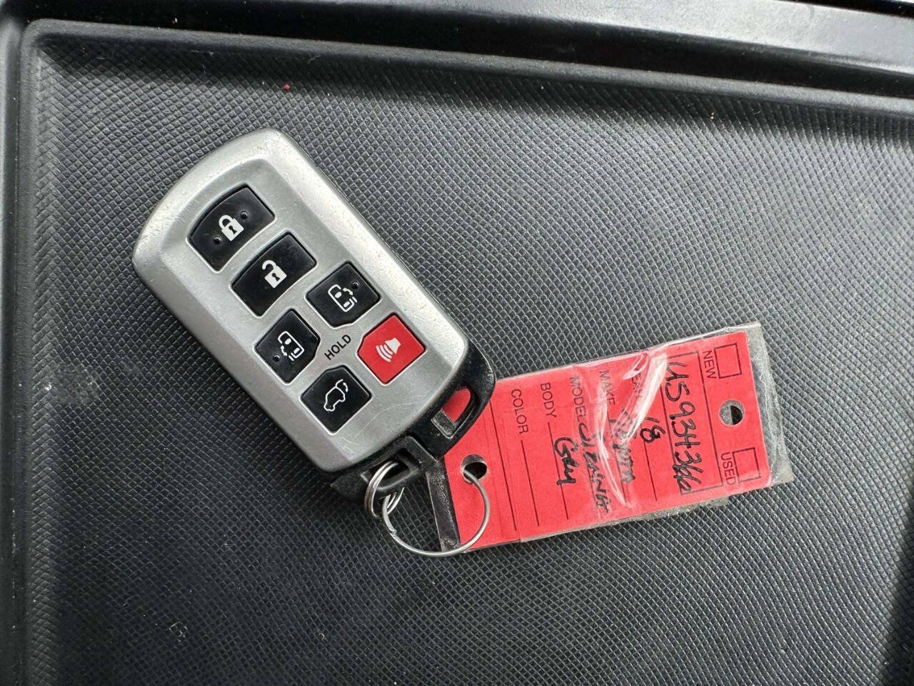 Used 2018 Toyota Sienna XLE w/ XLE Navigation Package FWD image 40