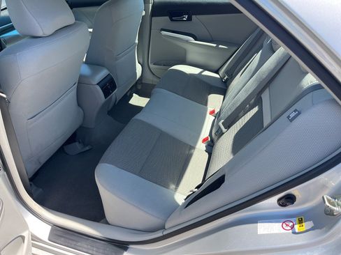 Used 2014 Toyota Camry XLE w/ Convenience Package FWD image 8