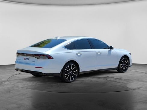 Used 2025 Honda Accord Touring image 7