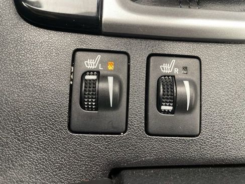 Used 2019 Toyota Highlander XLE image 25