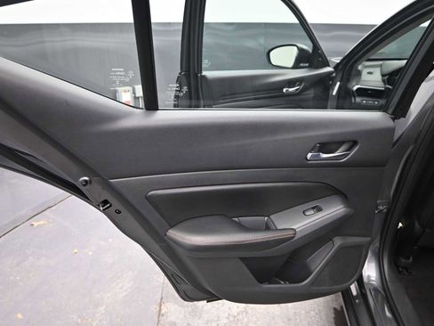 Used 2022 Nissan Altima 2.5 SR image 16