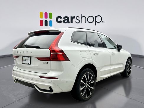 Used 2025 Volvo XC60 B5 Plus image 5