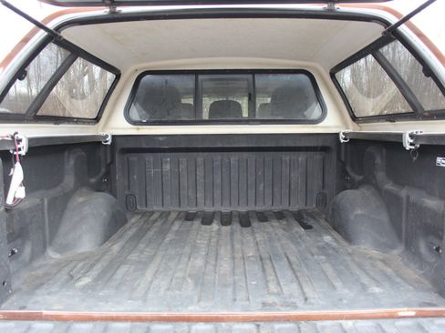 Used 2011 Ford F150 Lariat w/ Lariat Chrome Pkg image 7