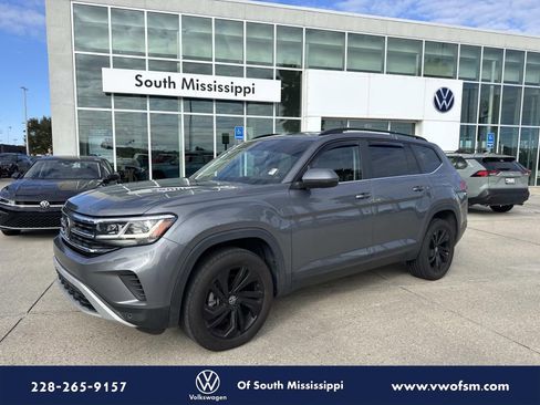 Used 2023 Volkswagen Atlas SE w/ Black Wheel Package image 1