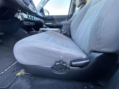 Used 2018 Toyota Tacoma SR5 image 14