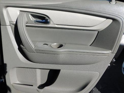 Used 2015 Chevrolet Traverse LS image 18