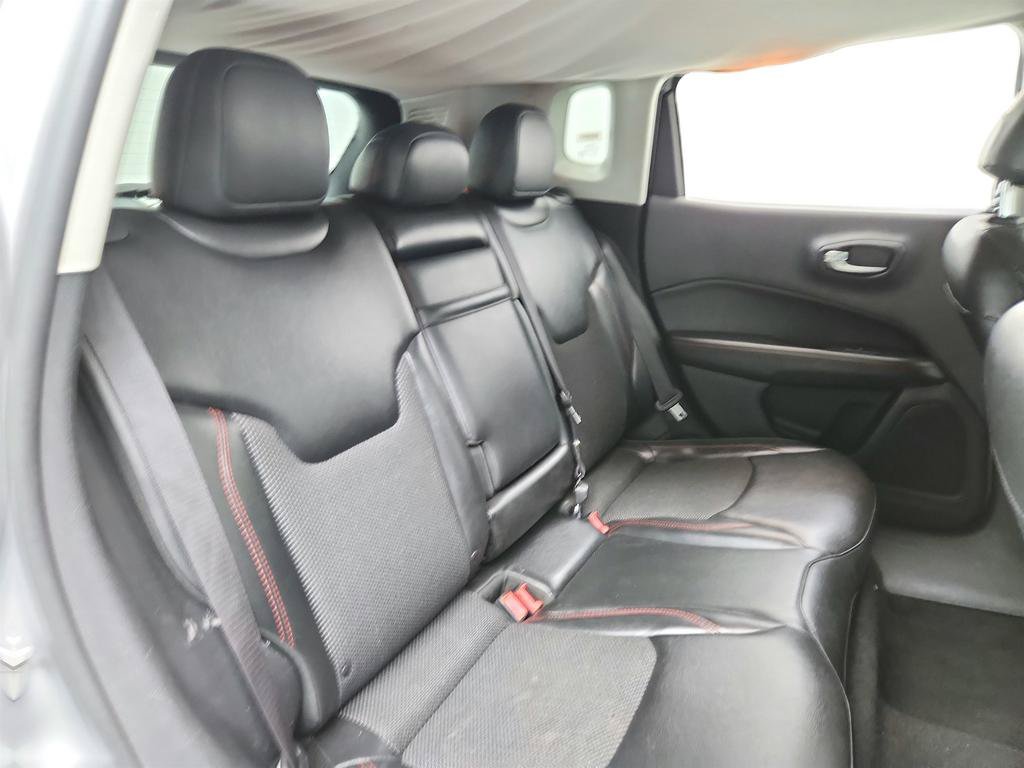 Used 2018 Jeep Compass Trailhawk AWD/4WD image 24