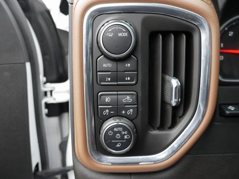 Used 2023 Chevrolet Silverado 2500 High Country w/ Technology Package image 11