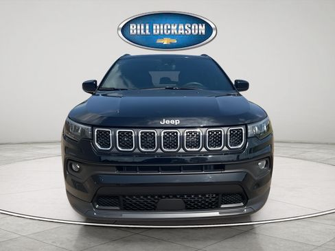 Used 2023 Jeep Compass Latitude AWD/4WD image 2