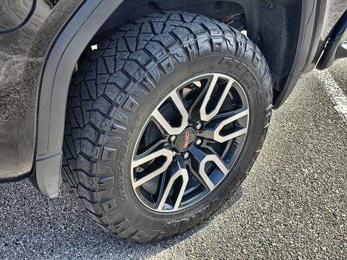 Used 2023 GMC Sierra 1500 AT4 w/ Technology Package image 10