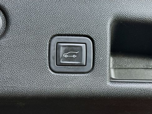 Used 2019 Chevrolet Equinox LT image 30