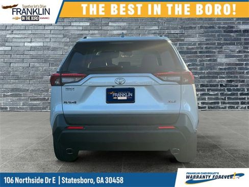 Used 2023 Toyota RAV4 XLE Premium image 4