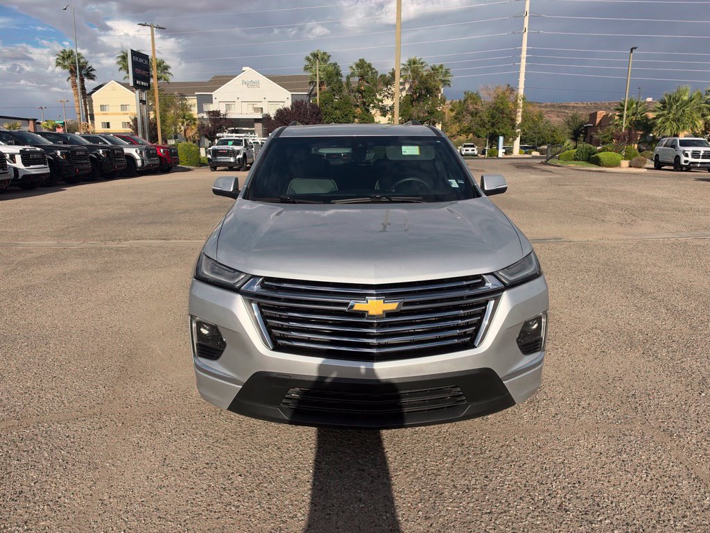 Used 2022 Chevrolet Traverse Premier FWD image 2