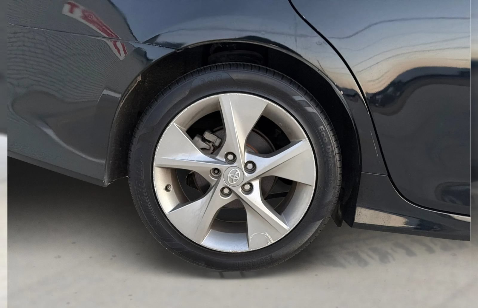 Used 2012 Toyota Camry SE FWD image 29