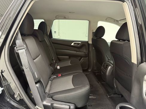 Used 2020 Nissan Pathfinder SV image 31