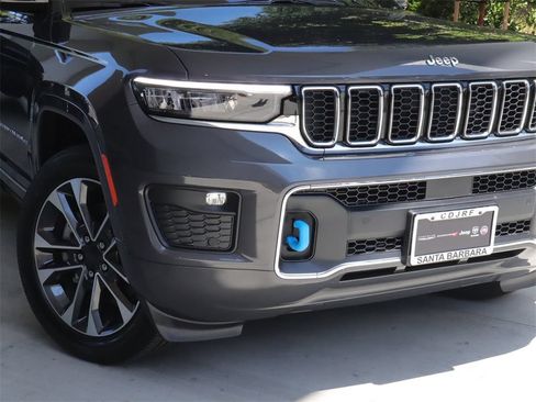 Used 2023 Jeep Grand Cherokee Overland w/ Luxury Tech Group IV AWD/4WD image 2