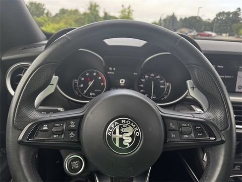 Used 2022 Alfa Romeo Stelvio Veloce image 24
