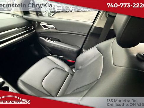 Used 2025 Kia Sportage EX AWD/4WD image 10