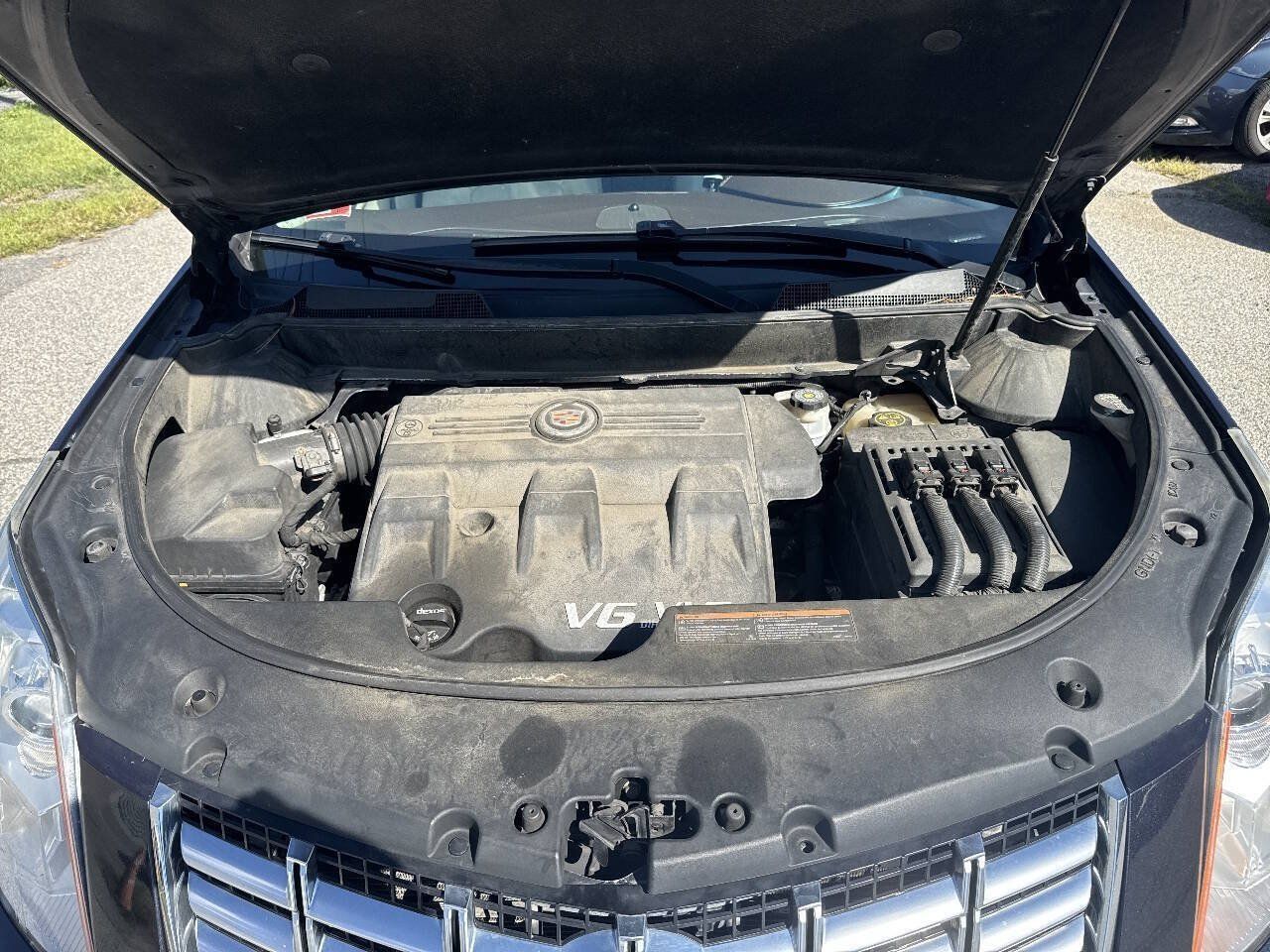 Used 2015 Cadillac SRX Luxury w/ Driver Awareness Package AWD/4WD image 19