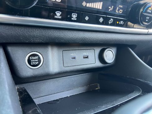 Used 2022 Nissan Rogue SV AWD/4WD image 29