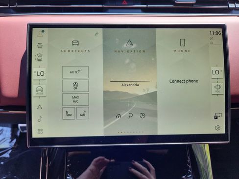 New 2025 Land Rover Range Rover Sport Dynamic SE image 17