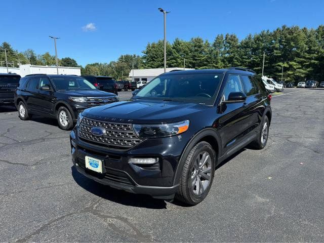 Certified 2023 Ford Explorer XLT w/ Equipment Group 202A AWD/4WD image 1