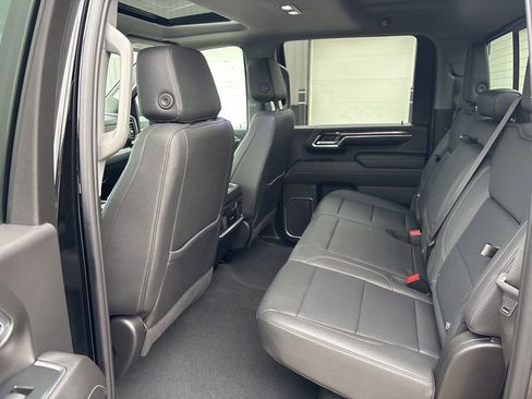 Used 2024 Chevrolet Silverado 2500 LTZ w/ LTZ Convenience Package image 20