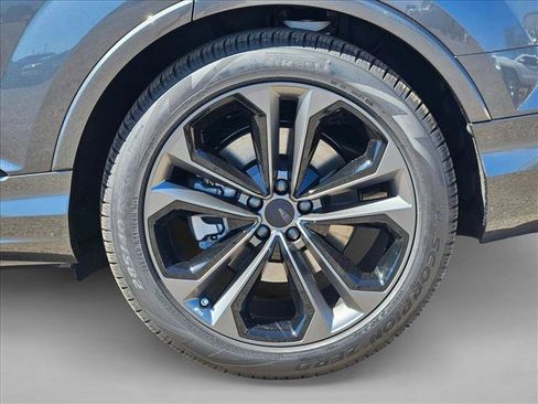 New 2026 Audi Q7 Premium Plus AWD/4WD image 11