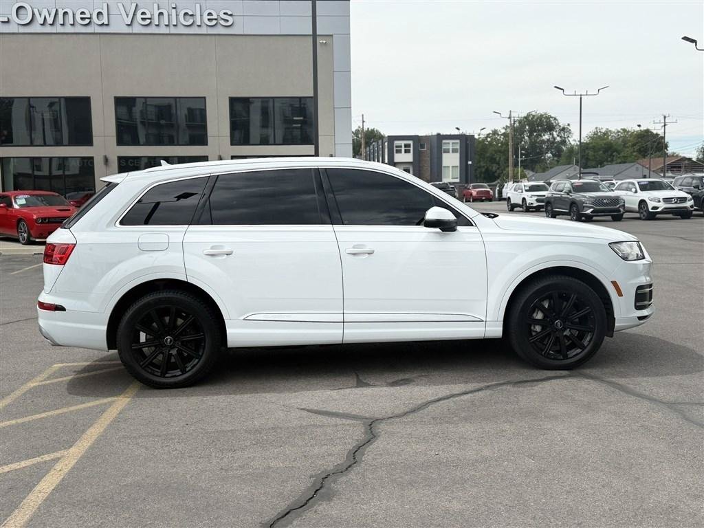 Used 2019 Audi Q7 3.0T Premium Plus w/ Premium Plus Package AWD/4WD image 8