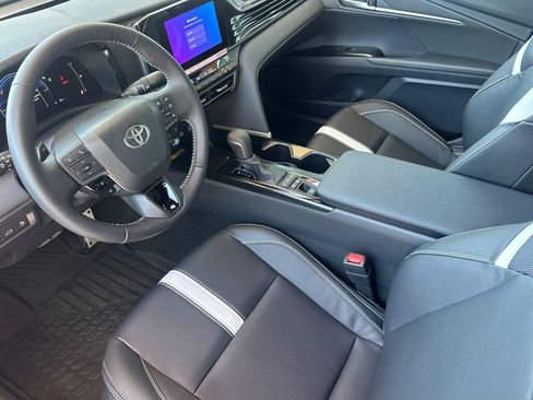 New 2026 Toyota Camry SE FWD image 11