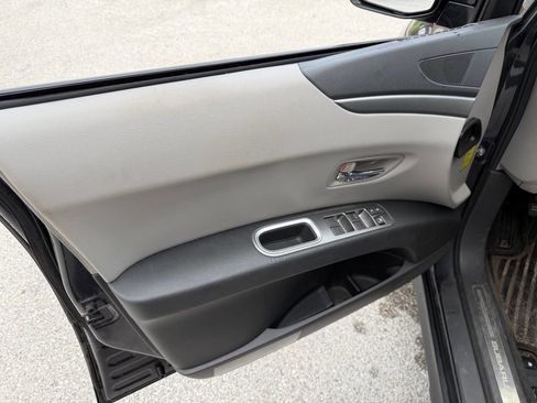 Used 2011 Subaru Tribeca Limited w/ PWR Moonroof Pkg image 16