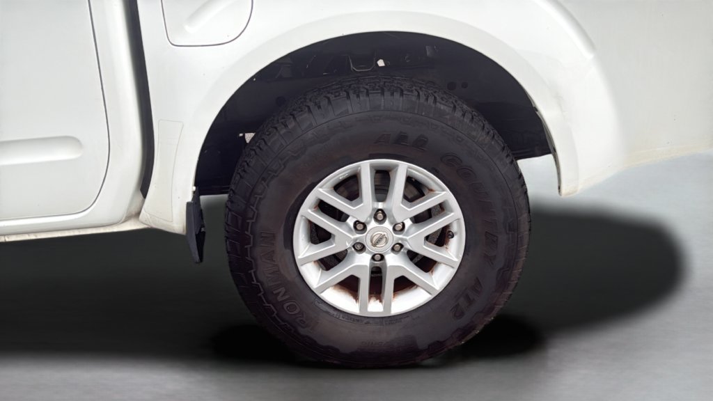 Used 2015 Nissan Frontier SV RWD image 16