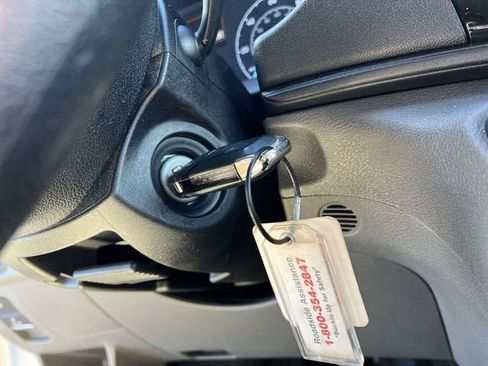 Used 2023 Ford Transit 350 XLT image 17