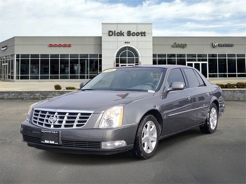 Used 2006 Cadillac DTS w/ Sun And Sound Package image 2
