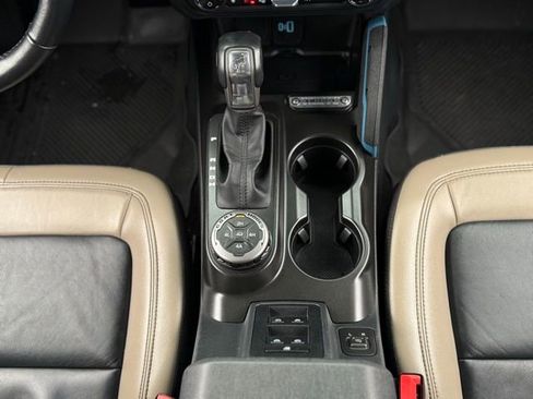 Used 2023 Ford Bronco Wildtrak image 31