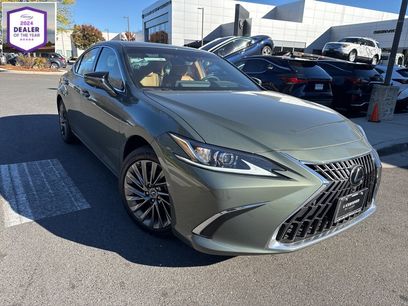 Used 2025 Lexus ES 300h w/ Luxury Package
