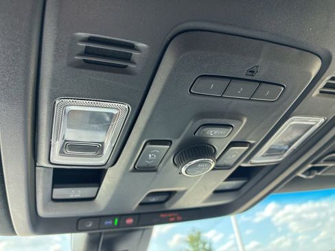 Used 2021 Chevrolet Tahoe LT w/ LT Signature Plus Package image 17