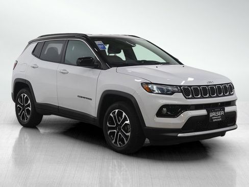 Used 2024 Jeep Compass Limited image 7