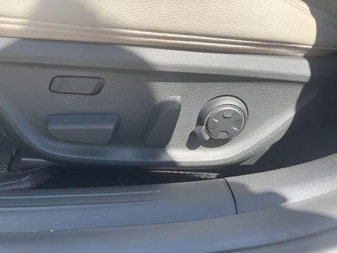 Used 2022 Genesis G70 3.3T w/ Sport Advanced Package image 13