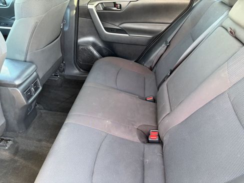 Used 2022 Toyota RAV4 LE FWD image 12