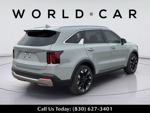 Certified 2025 Kia Sorento EX image 3