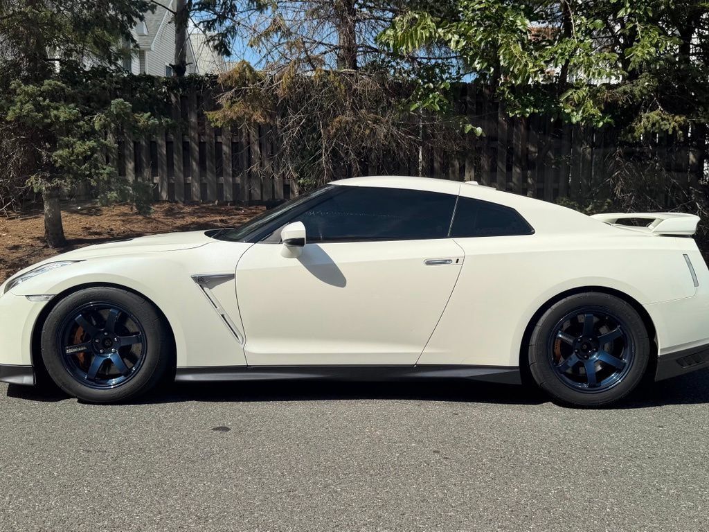 Used 2019 Nissan GT-R Premium w/ Premium Interior Package AWD/4WD image 6