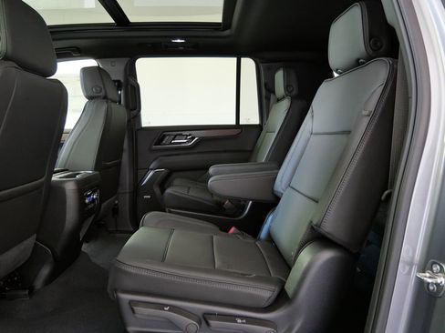 New 2026 GMC Yukon XL Denali w/ Sun & Power Step Package AWD/4WD image 15