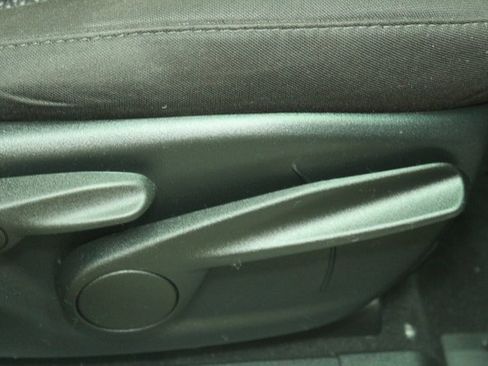 Used 2019 Jeep Cherokee Sport image 10