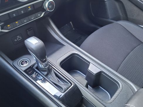 Certified 2022 Nissan Sentra S image 16