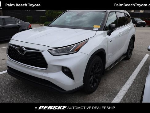 Used 2024 Toyota Highlander Limited FWD image 1