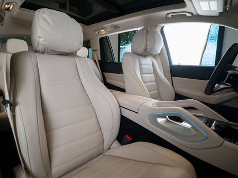 New 2026 Mercedes-Benz GLS 450 4MATIC image 11